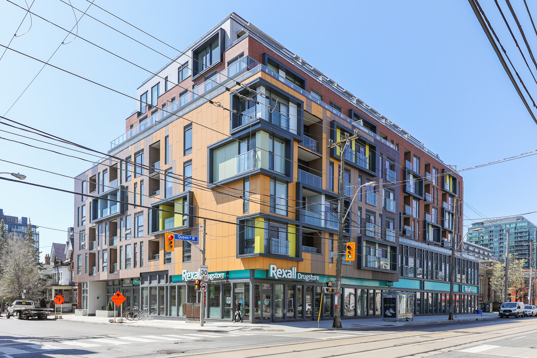 TEN93 Queen West in Toronto, ON - Building Photo