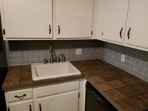 80 English Village Rd, Unit King Richard in Manchester, NH - Foto de edificio - Building Photo