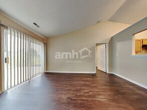 1475 Round Lake Rd in Greenwood, IN - Building Photo - Building Photo