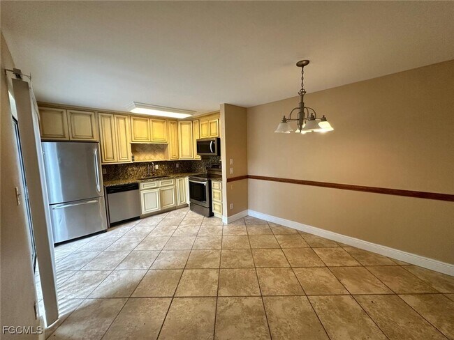 1709 Park Meadows Dr in Ft. Myers, FL - Building Photo - Building Photo