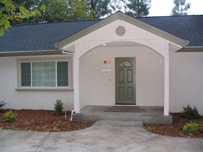 property at 802 W 4th Ave