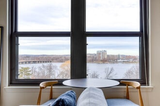 333 Great River Rd in Somerville, MA - Building Photo - Building Photo