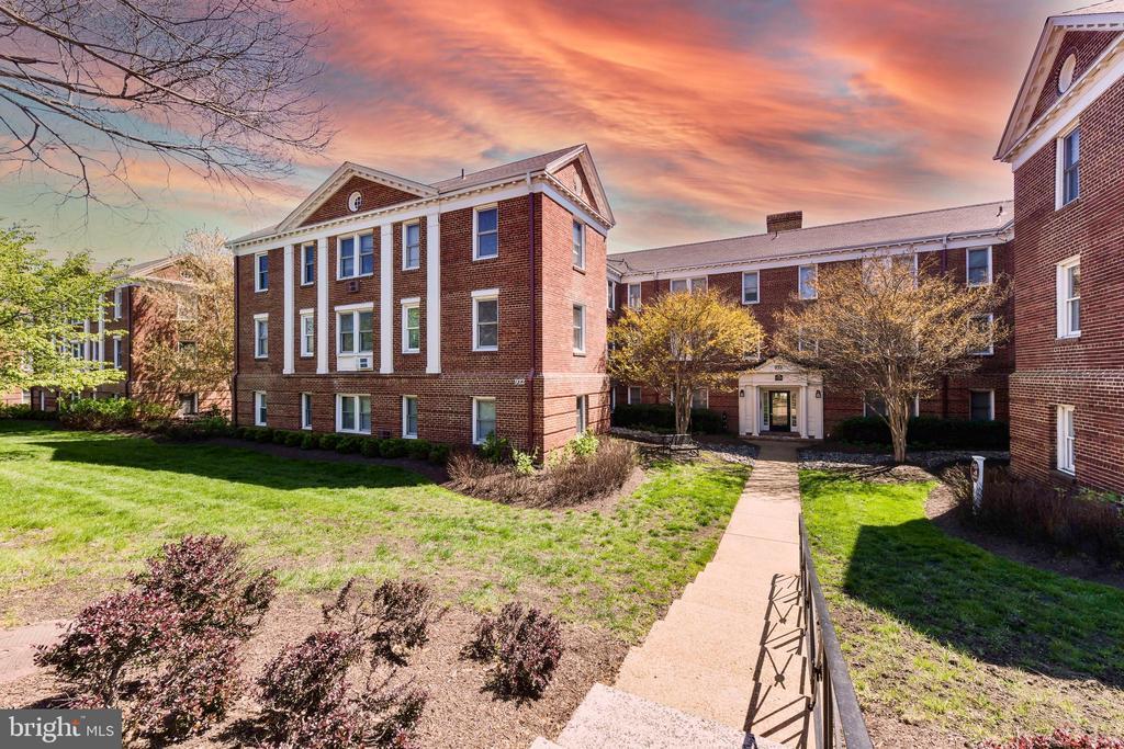 922 S Washington St in Alexandria, VA - Building Photo