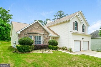 6887 Fields Dr in Douglasville, GA - Building Photo - Building Photo