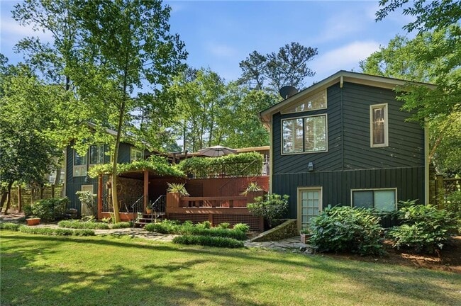 1180 St Andrews Cir in Dunwoody, GA - Building Photo - Building Photo