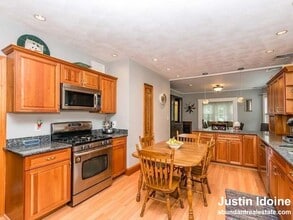 60 Trowbridge St in Arlington, MA - Building Photo - Building Photo