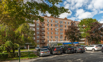 Plymouth House West in Howard Beach, NY - Building Photo - Building Photo