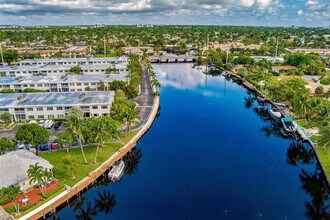 140 Cypress Club Dr in Pompano Beach, FL - Building Photo - Building Photo