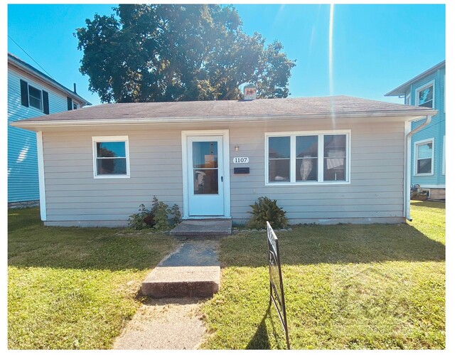property at 1107 S Roosevelt Ave