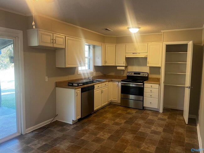 151 Forest Valley Dr in Albertville, AL - Building Photo - Building Photo