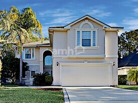 240 Sweetbrier Branch Ln in Jacksonville, FL - Building Photo