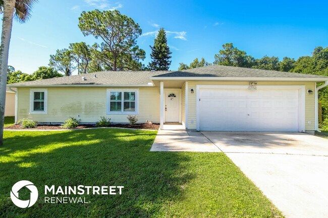 1376 Hazel St NW in Palm Bay, FL - Foto de edificio - Building Photo