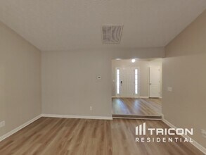 8050 Chapman Terrace in Mcdonough, GA - Foto de edificio - Building Photo