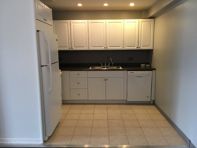 8432 W 103rd Terrace in Palos Hills, IL - Building Photo - Building Photo