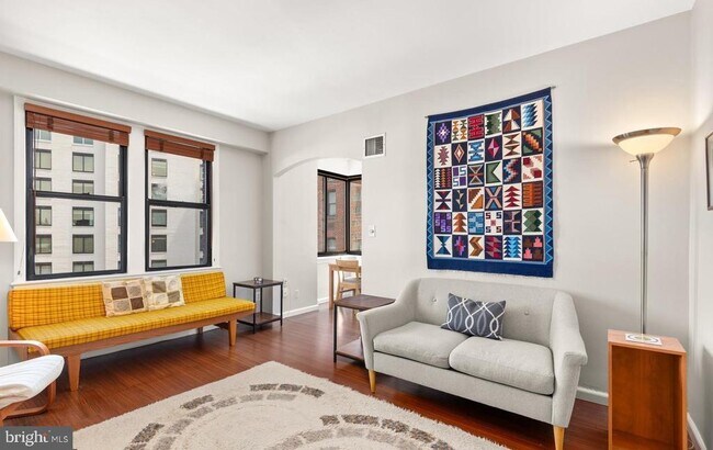 2515 K St NW in Washington, DC - Building Photo - Building Photo