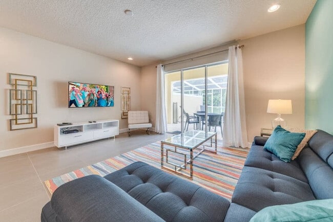 property at 1514 Retreat Cir