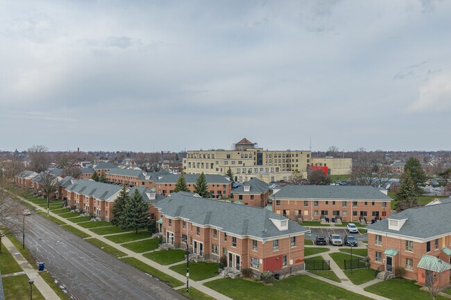 Langfield Homes in Buffalo, NY - Foto de edificio - Building Photo