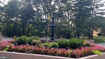 5904 Cove Landing Rd in Burke Centre, VA - Building Photo