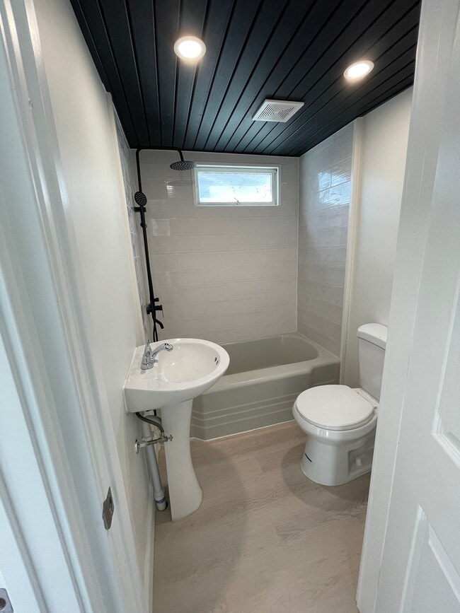 55 Franklin Ave, Unit 2