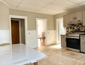 14 Smythe St, Unit 3 in Brookline, MA - Building Photo - Building Photo