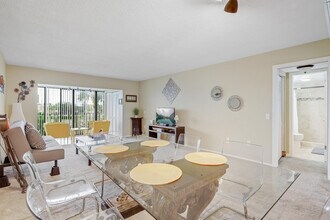 4254 Deste Ct in Greenacres, FL - Building Photo - Building Photo