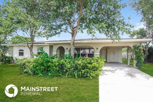 property at 839 Onyx Dr NE
