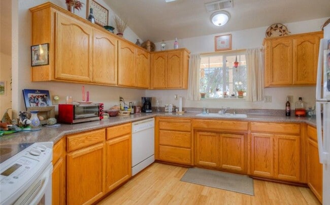 449 Silver Leaf Dr in Oroville, CA - Building Photo - Building Photo