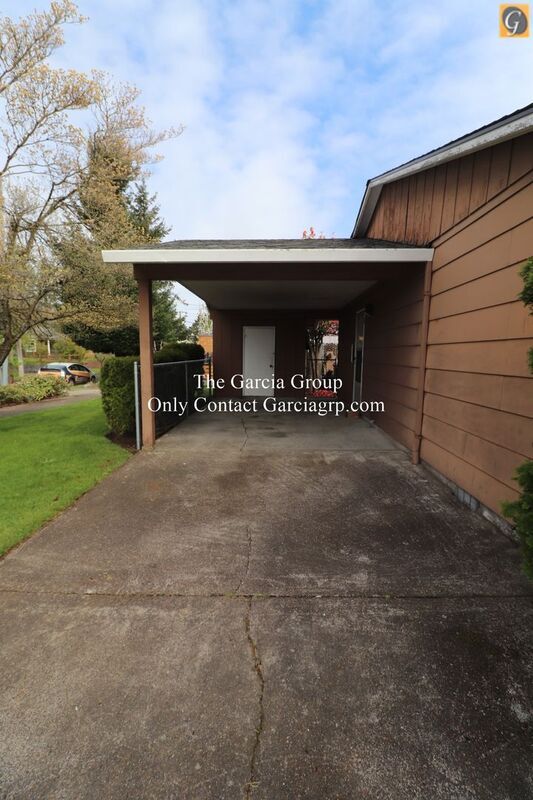 8105 NE Fremont St in Portland, OR - Foto de edificio - Building Photo