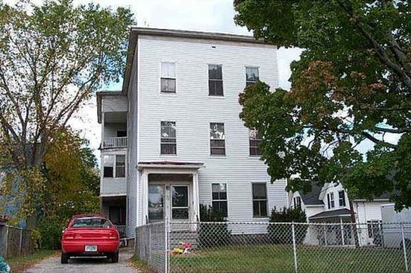 121 Cypress St in Manchester, NH - Building Photo