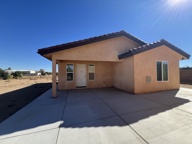 40716 30th St E in Palmdale, CA - Foto de edificio - Building Photo