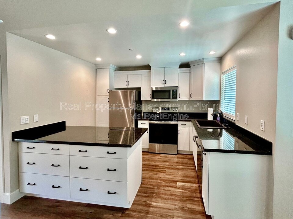 1469 5th St in Clovis, CA - Building Photo