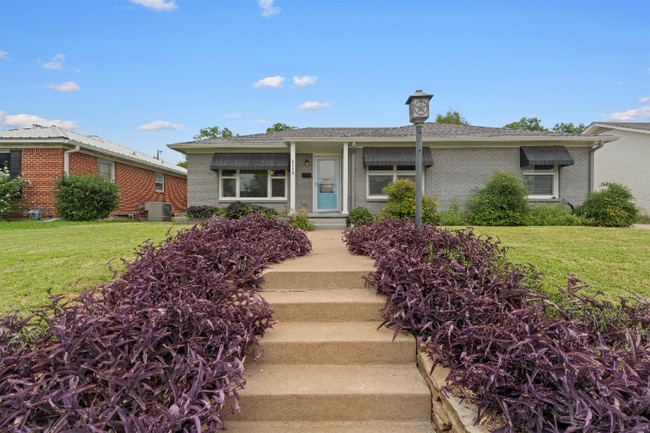 1113 N New Rd in Waco, TX - Foto de edificio - Building Photo