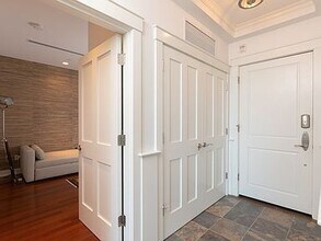 1 Harbour Pl in Portsmouth, NH - Building Photo - Building Photo