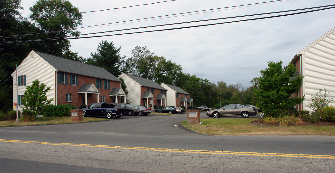 7-21 Eugene Way in Weymouth, MA - Foto de edificio