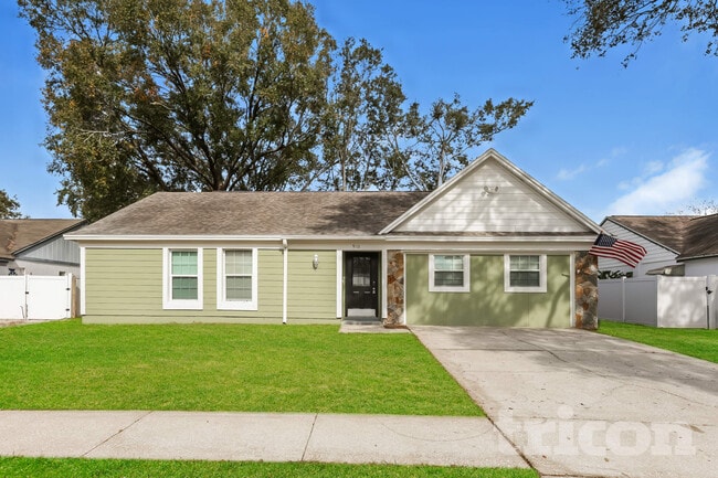 property at 910 Sunridge Point Dr