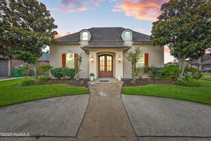 107 Marquee Dr in Broussard, LA - Building Photo