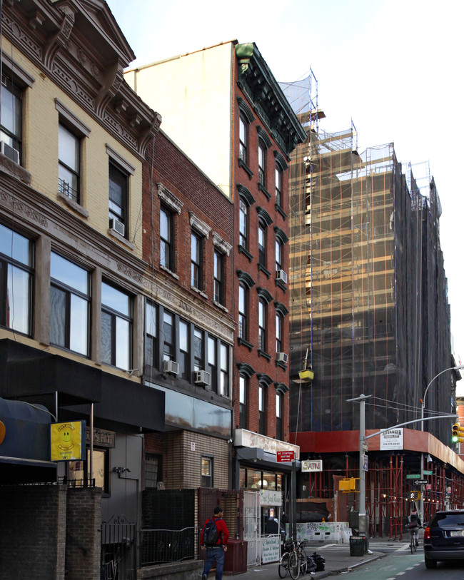 147 Rivington St in New York, NY - Building Photo - Building Photo