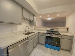 3239 Altura Ave in Glendale, CA - Building Photo - Building Photo
