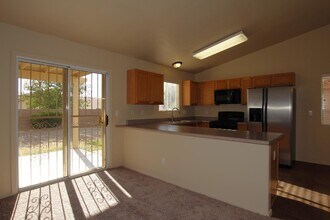 9676 E Paseo Del Tornasol in Tucson, AZ - Building Photo - Building Photo