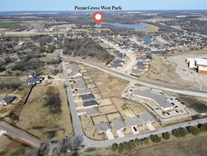 2303 Norwood St in Sherman, TX - Foto de edificio - Building Photo