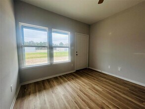 1318 Stowell St in Anahuac, TX - Building Photo - Building Photo
