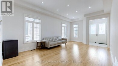 208 Wesmina Ave in Whitchurch-Stouffville, ON - Building Photo - Building Photo