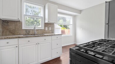 1527 Merrill Ave in Lincoln Park, MI - Building Photo - Building Photo