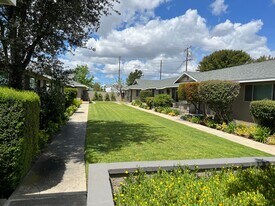 282 S Oak St in Orange, CA - Building Photo