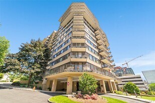 25 Rockledge Ave in White Plains, NY - Building Photo