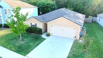 65034 Mossy Creek Ln in Yulee, FL - Building Photo