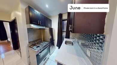 Private bedroom in 3 bed/1 bath Home in New York, NY - Building Photo - Building Photo