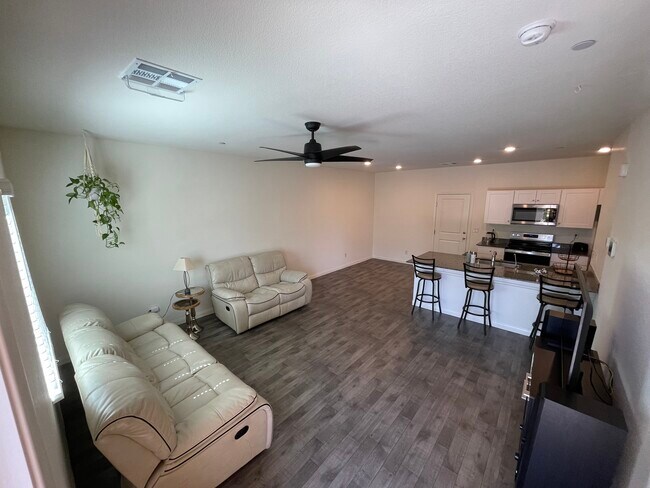 12748 Feathersong in Henderson, NV - Foto de edificio - Building Photo