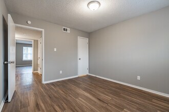 Forrest Cove in Memphis, TN - Foto de edificio - Interior Photo