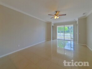 1142 Barclay Wood Dr in Ruskin, FL - Building Photo - Building Photo